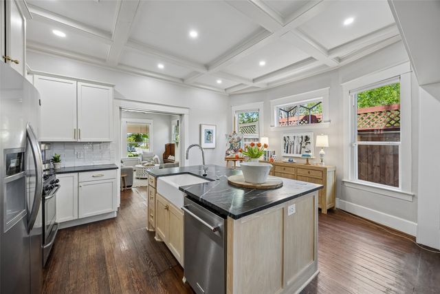 628 Woodlawn Avenue, Dallas, TX 75208