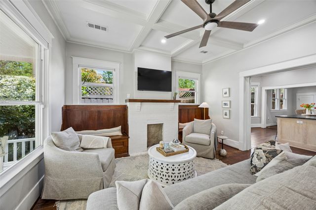 628 Woodlawn Avenue, Dallas, TX 75208