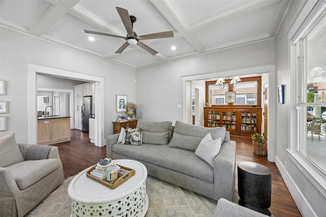 628 Woodlawn Avenue, Dallas, TX 75208
