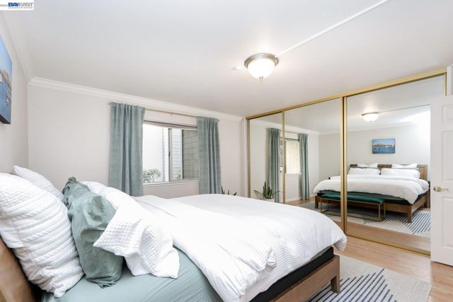 2627 Oak Rd A, Walnut Creek, CA 94597