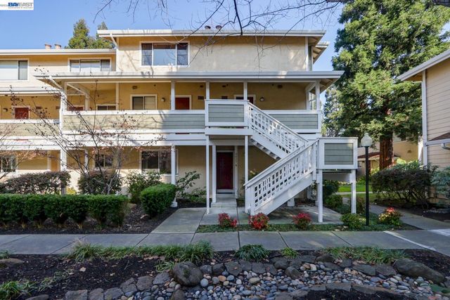 2627 Oak Rd A, Walnut Creek, CA 94597