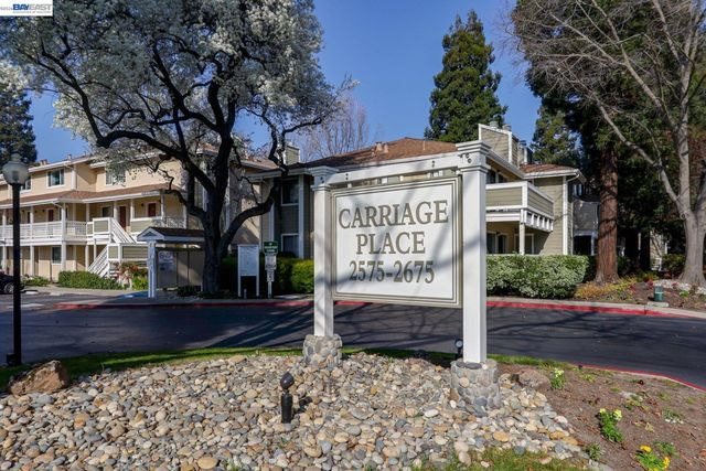 2627 Oak Rd A, Walnut Creek, CA 94597