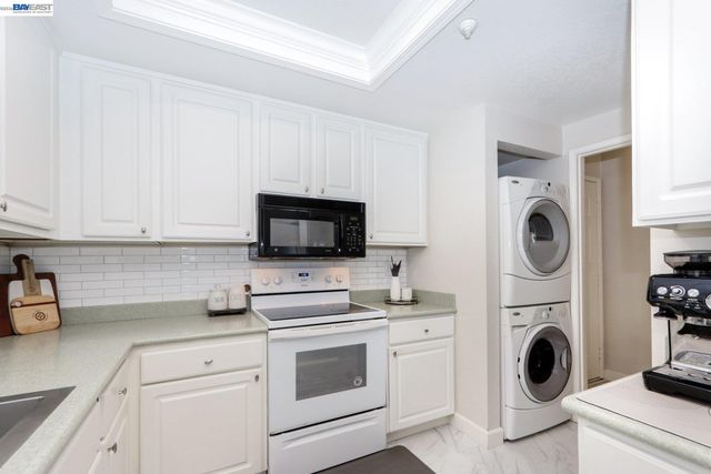 2627 Oak Rd A, Walnut Creek, CA 94597