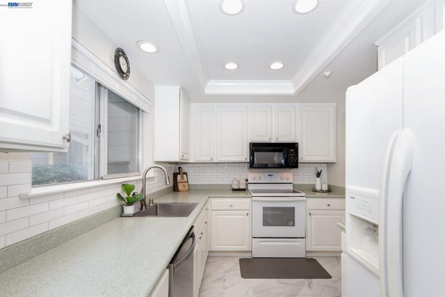 2627 Oak Rd A, Walnut Creek, CA 94597