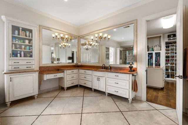 5615 Pine Forest Road, Houston, TX 77056