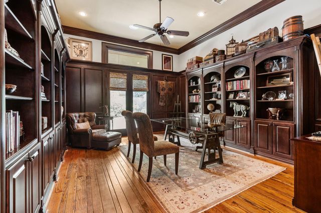 5615 Pine Forest Road, Houston, TX 77056