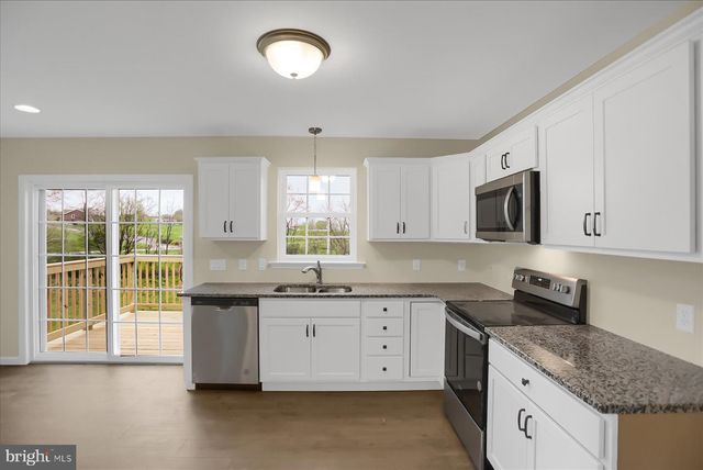 79 ST ANDREWS WAY, Selinsgrove, PA 17870