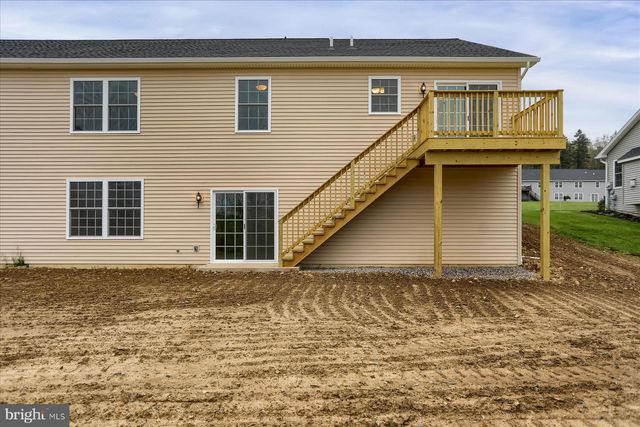 79 ST ANDREWS WAY, Selinsgrove, PA 17870