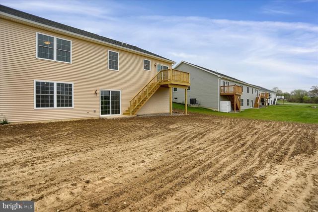 79 ST ANDREWS WAY, Selinsgrove, PA 17870