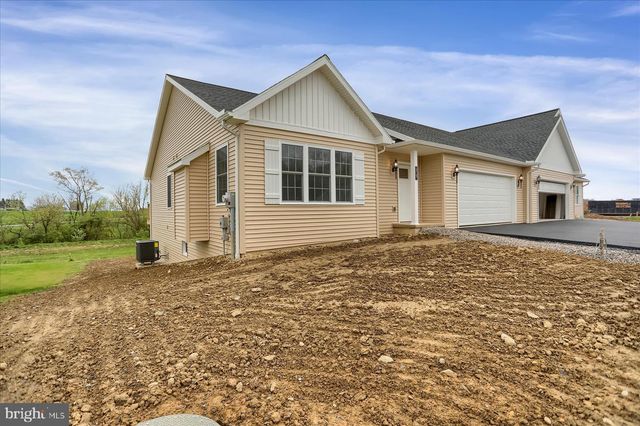 79 ST ANDREWS WAY, Selinsgrove, PA 17870