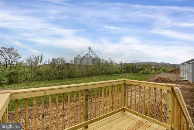 79 ST ANDREWS WAY, Selinsgrove, PA 17870