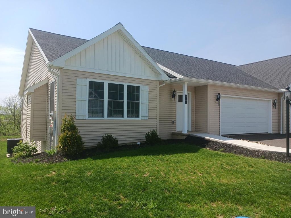 79 ST ANDREWS WAY, Selinsgrove, PA 17870