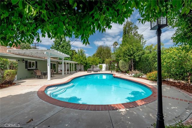 23313 Cohasset Street, West Hills, CA 91304