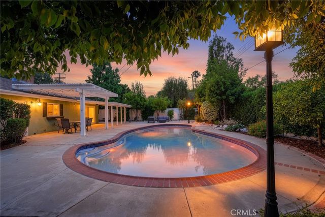 23313 Cohasset Street, West Hills, CA 91304