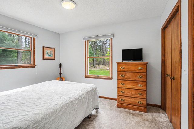 15868 Forest Side Drive, Grand Haven, MI 49417