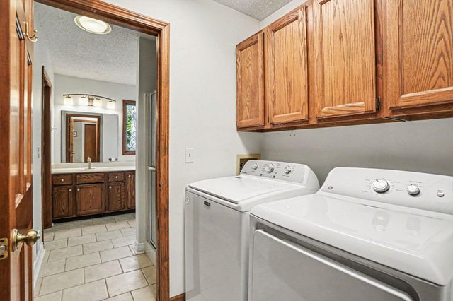 15868 Forest Side Drive, Grand Haven, MI 49417