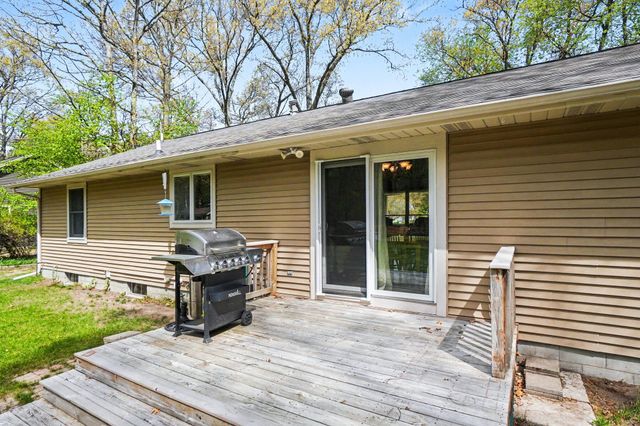 15868 Forest Side Drive, Grand Haven, MI 49417