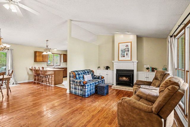 15868 Forest Side Drive, Grand Haven, MI 49417