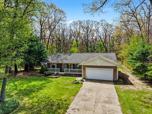 15868 Forest Side Drive, Grand Haven, MI 49417