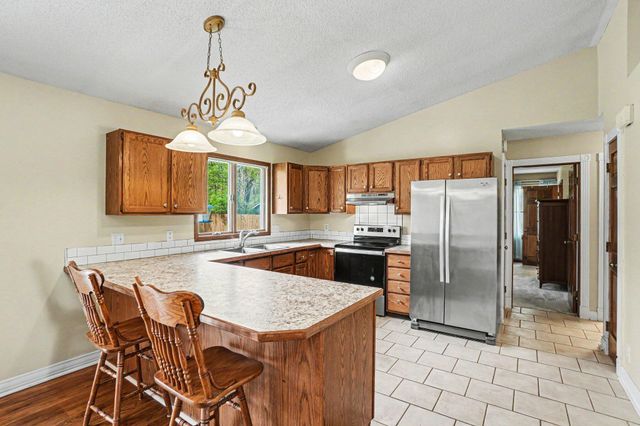 15868 Forest Side Drive, Grand Haven, MI 49417