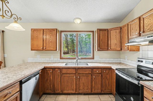 15868 Forest Side Drive, Grand Haven, MI 49417