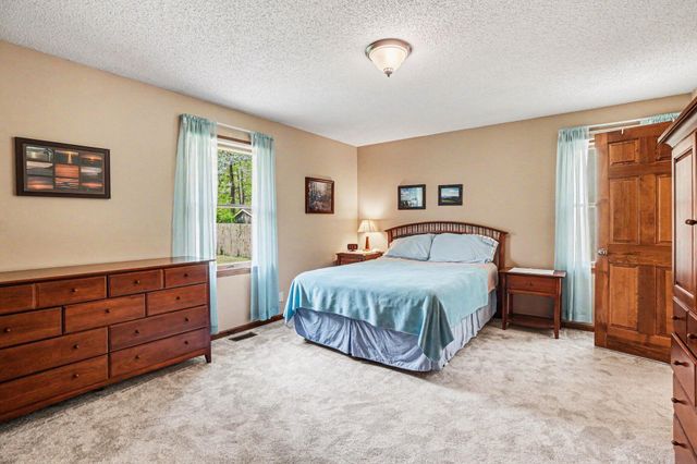 15868 Forest Side Drive, Grand Haven, MI 49417