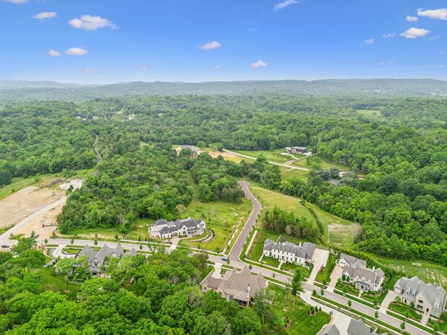 8906 Dovetail Ct, College Grove, TN 37046