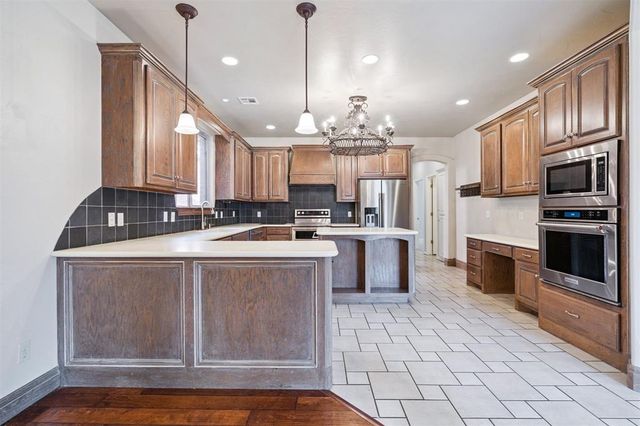 1031 Hidden Valley Lane, Choctaw, OK 73020