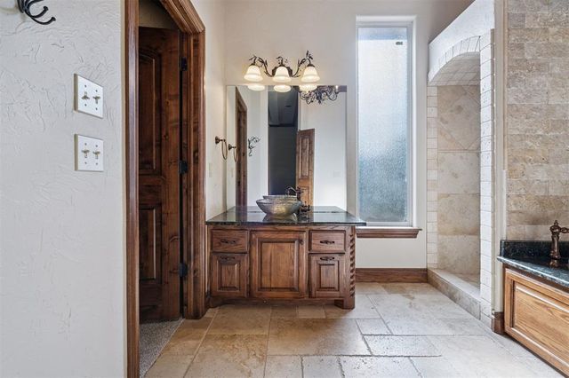 1031 Hidden Valley Lane, Choctaw, OK 73020