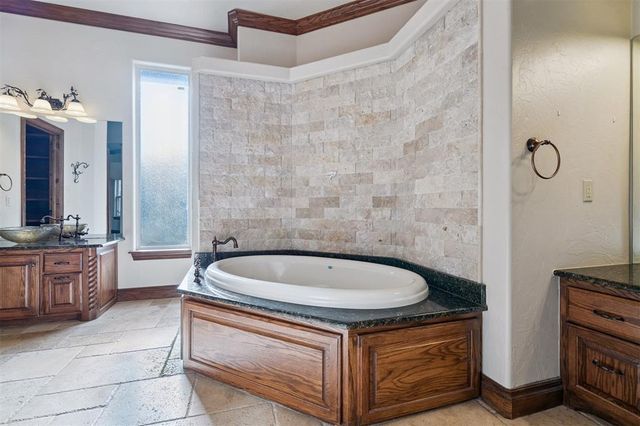 1031 Hidden Valley Lane, Choctaw, OK 73020