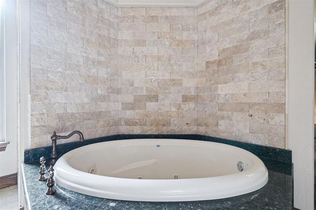 1031 Hidden Valley Lane, Choctaw, OK 73020