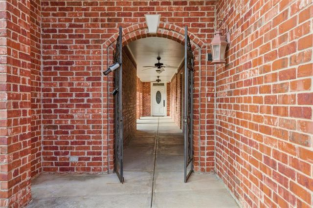 1031 Hidden Valley Lane, Choctaw, OK 73020