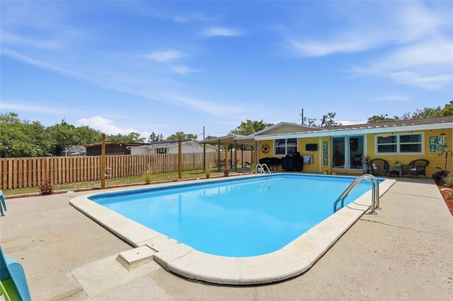 37325 VERO LANE, Dade City, FL 33525
