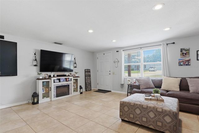 37325 VERO LANE, Dade City, FL 33525