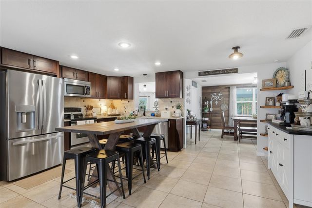 37325 VERO LANE, Dade City, FL 33525