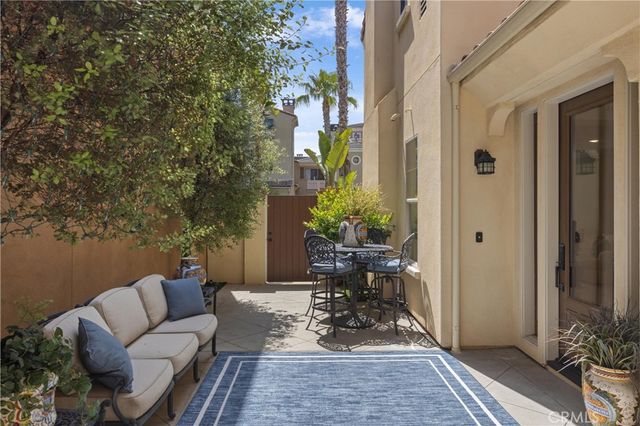 8356 Noelle Drive, Huntington Beach, CA 92646