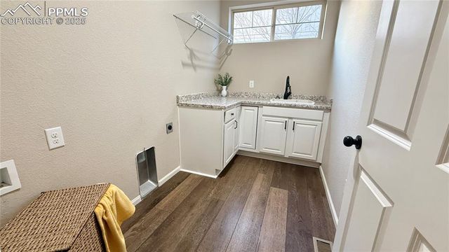 6742 Golden Briar Lane, Colorado Springs, CO 80927