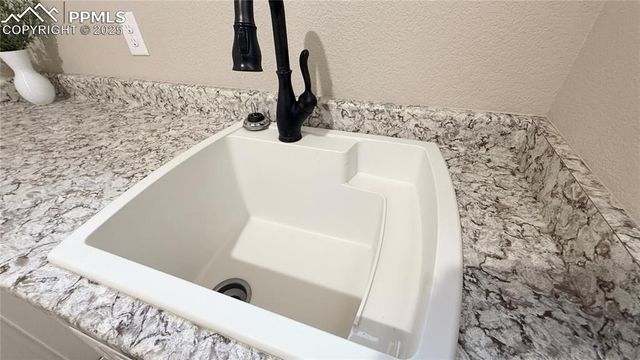 6742 Golden Briar Lane, Colorado Springs, CO 80927