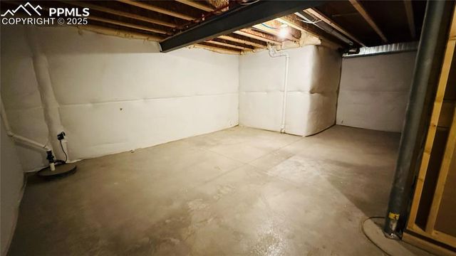 6742 Golden Briar Lane, Colorado Springs, CO 80927