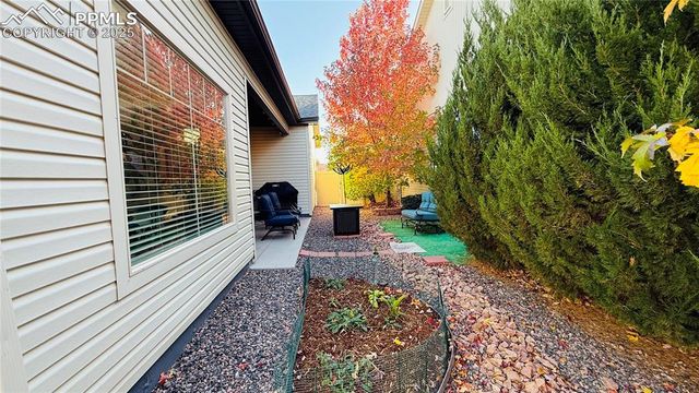 6742 Golden Briar Lane, Colorado Springs, CO 80927