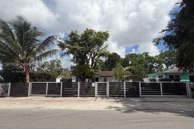 8747 NW 36th Ave, Miami, FL 33147