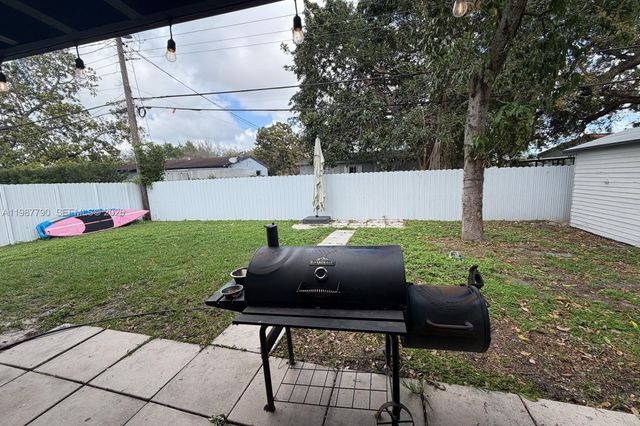 8747 NW 36th Ave, Miami, FL 33147