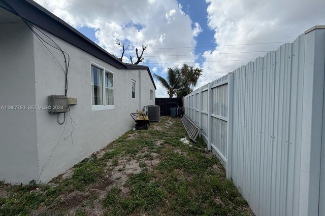 8747 NW 36th Ave, Miami, FL 33147