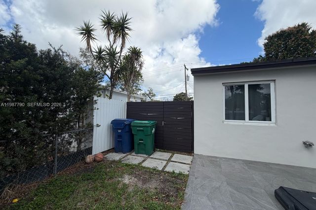 8747 NW 36th Ave, Miami, FL 33147