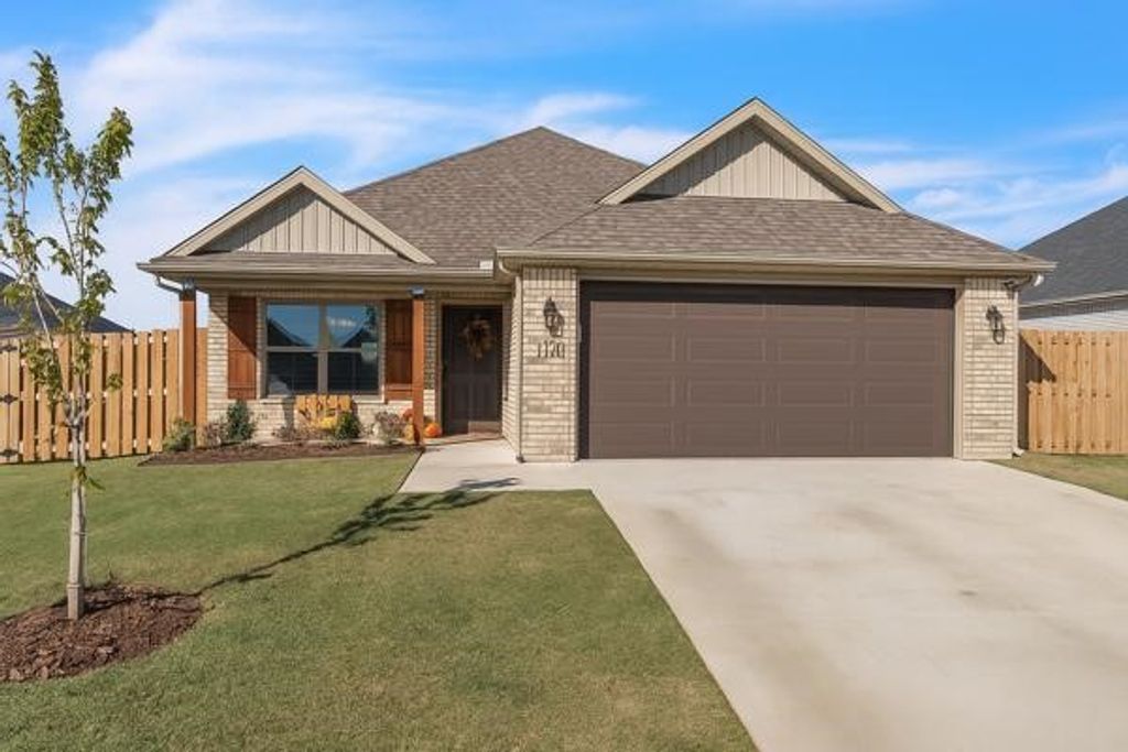 1110 Greendale Avenue, Lowell, AR 72745