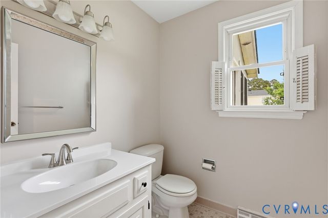4548 Ridgecrest Ln, Colonial Heights, VA 23834