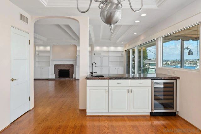 595 Rosecrans Street, San Diego, CA 92106