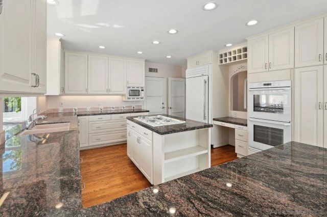 595 Rosecrans Street, San Diego, CA 92106