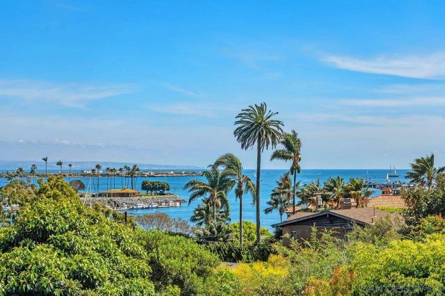 595 Rosecrans Street, San Diego, CA 92106