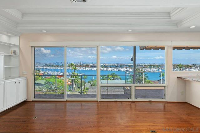 595 Rosecrans Street, San Diego, CA 92106